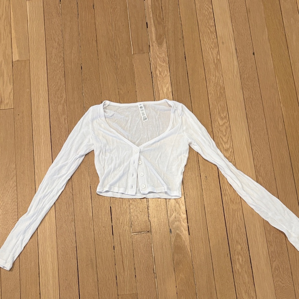 ALO Yoga White Cropped Button-Down Shirt